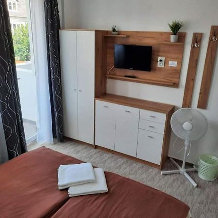 Fiesta Apartman Miskolc Ngoại thất bức ảnh