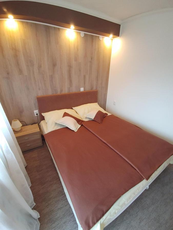 Fiesta Apartman Miskolc Ngoại thất bức ảnh