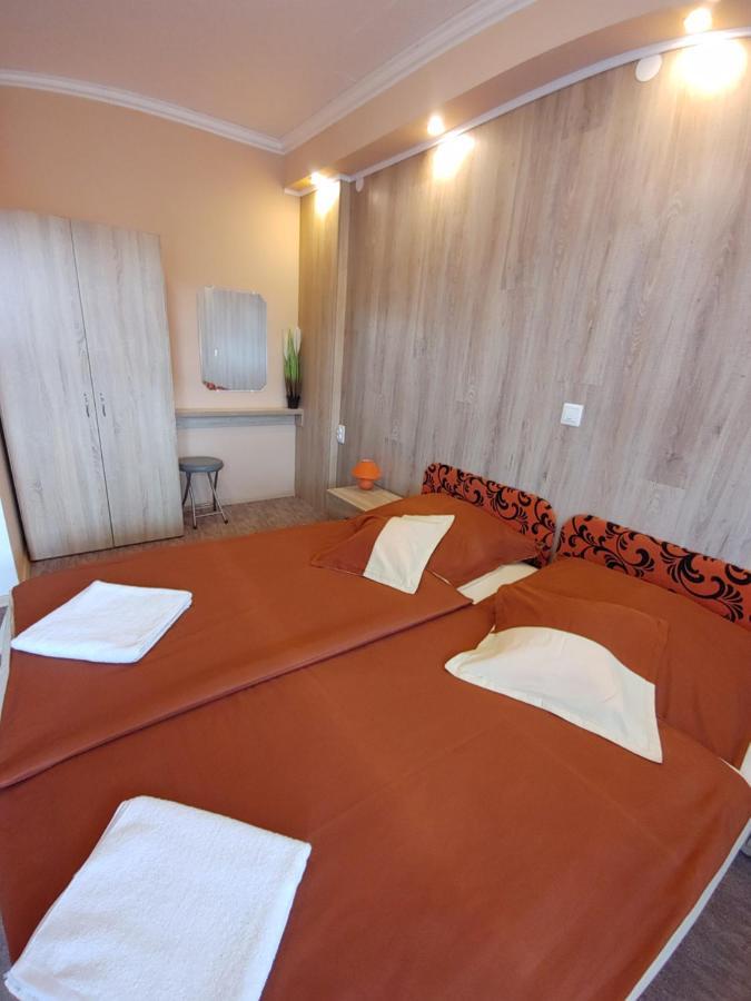 Fiesta Apartman Miskolc Ngoại thất bức ảnh