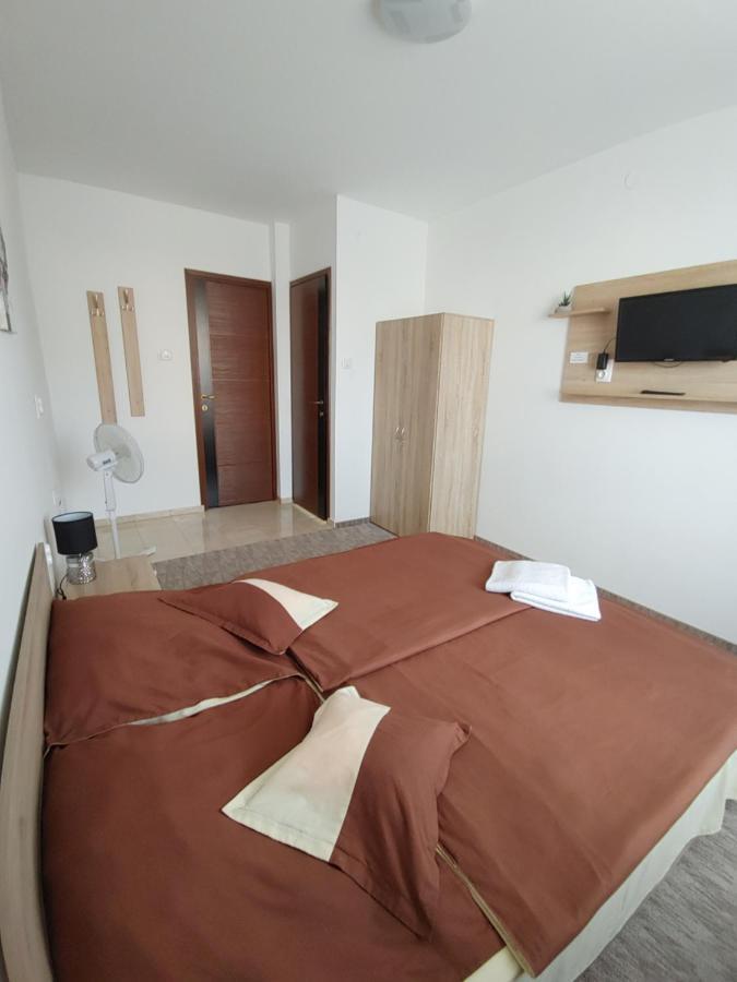 Fiesta Apartman Miskolc Ngoại thất bức ảnh