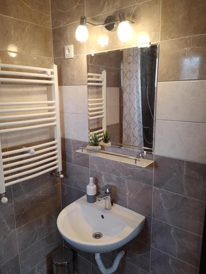 Fiesta Apartman Miskolc Ngoại thất bức ảnh