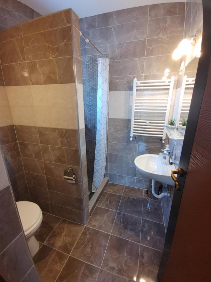 Fiesta Apartman Miskolc Ngoại thất bức ảnh