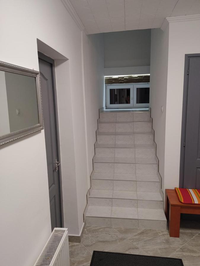 Fiesta Apartman Miskolc Ngoại thất bức ảnh