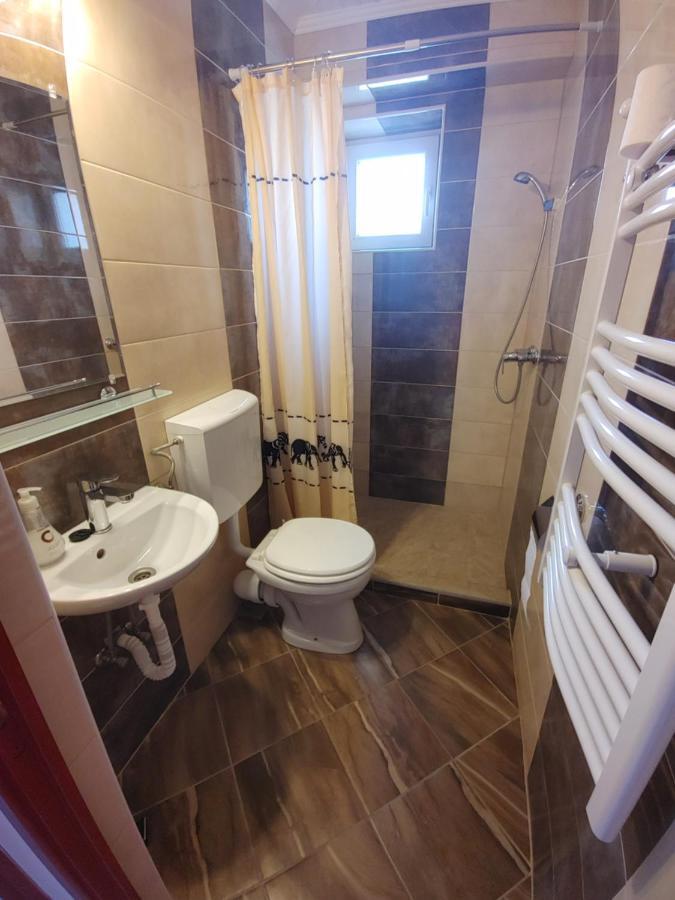 Fiesta Apartman Miskolc Ngoại thất bức ảnh