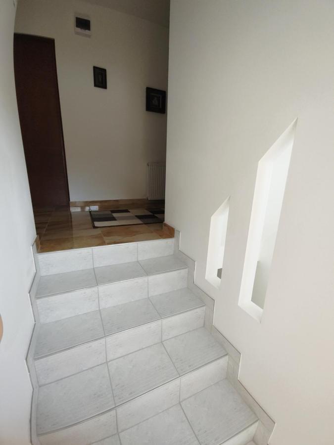 Fiesta Apartman Miskolc Ngoại thất bức ảnh
