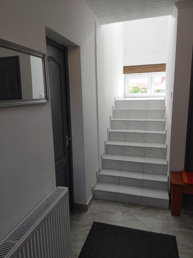 Fiesta Apartman Miskolc Ngoại thất bức ảnh
