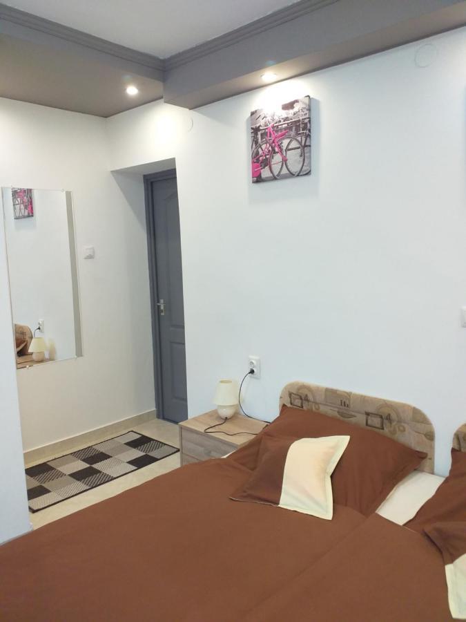 Fiesta Apartman Miskolc Ngoại thất bức ảnh